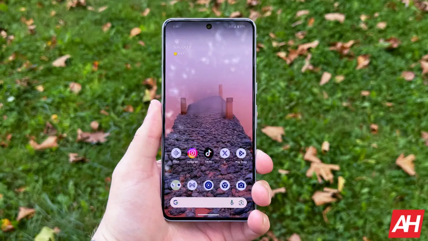 Featured image for Google responds to concerns over odd bumps on Pixel 8 Pro displays