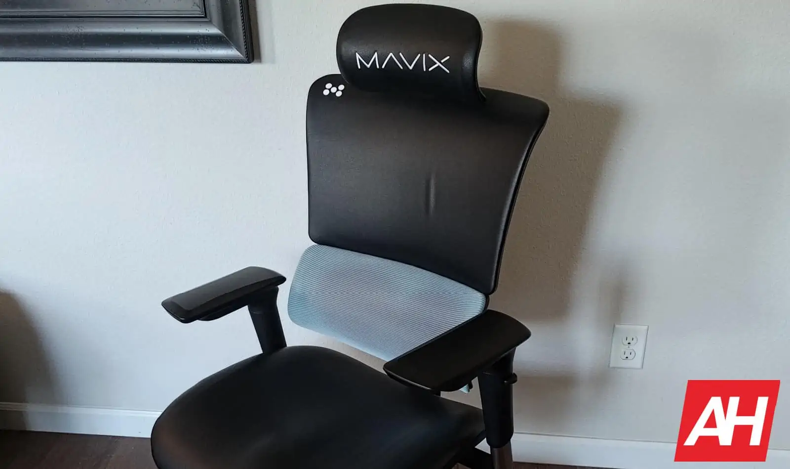 Mavix M9 Gaming Chair Review 1