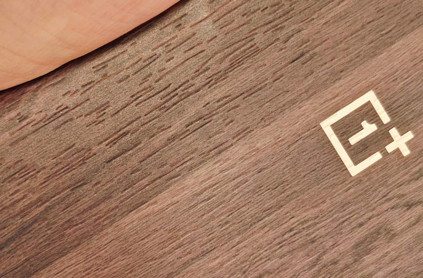 Featured image for OnePlus 12 to include wood on the back, or a wood texture case