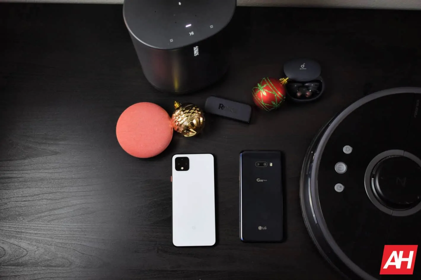 Featured image for Best Smartphone & Tech Gifts: The Ultimate Holiday Gift Guide 2019 – 2020